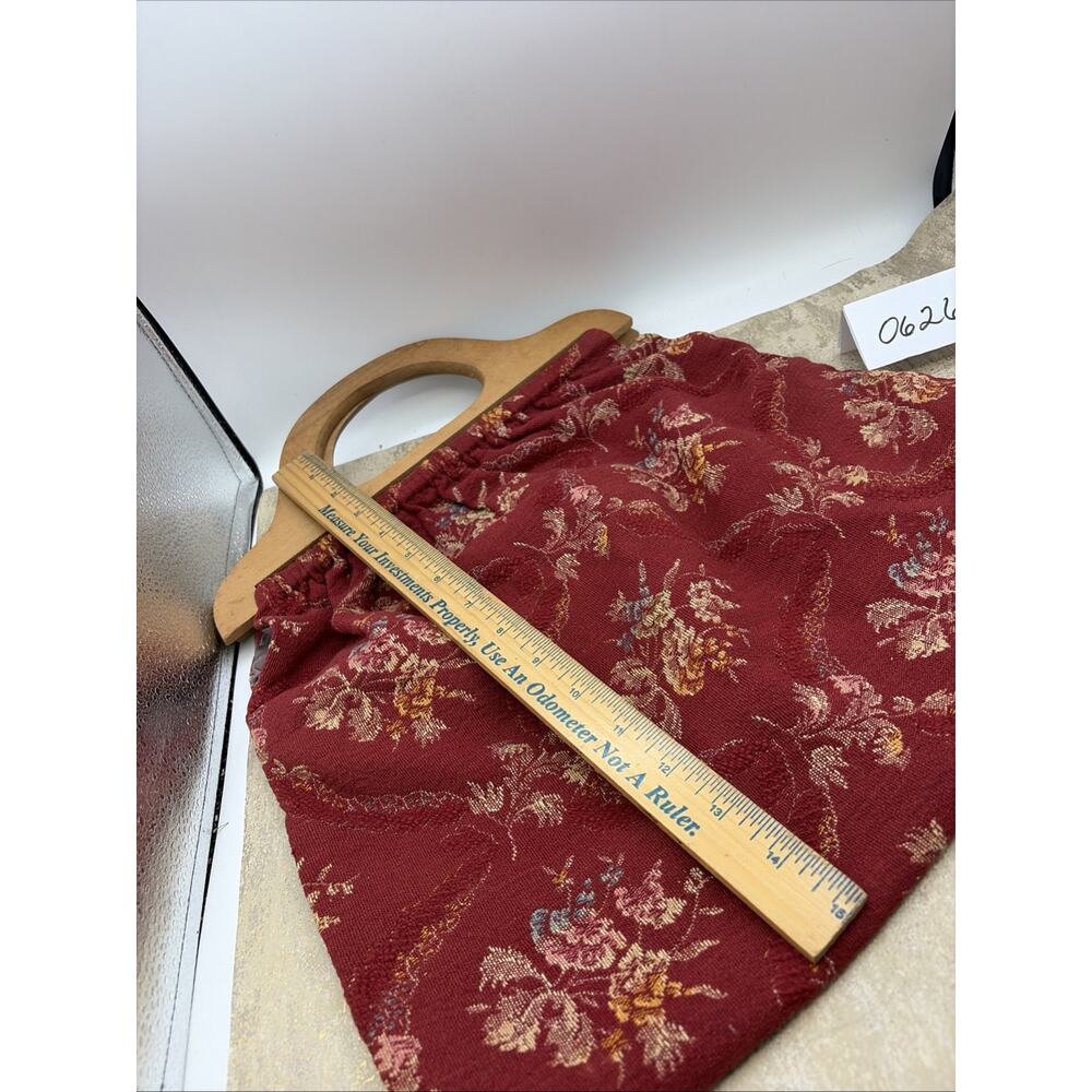 Vtg 1940’s Handbag/Sewing Bag Red Tapestry Fabric With Wood Handles - Picture 6 of 9